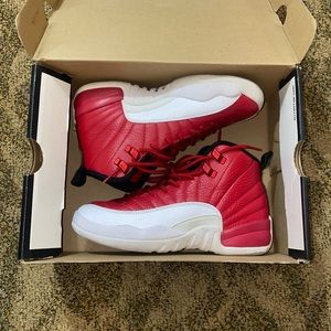 Jordan 12 “Gym red” size 4.5